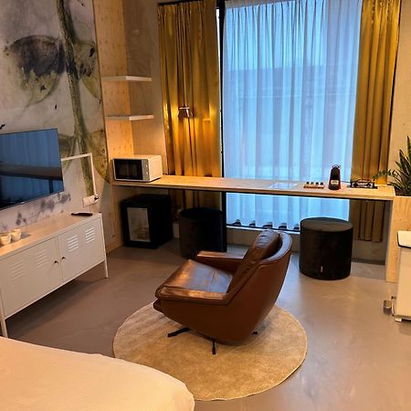 Hotel Moloko -Just A Room- Sleep&Shower-Digital Key By Sms Enschede Buitenkant foto