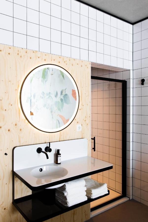 Hotel Moloko -Just A Room- Sleep&Shower-Digital Key By Sms Enschede Buitenkant foto