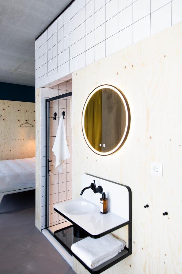 Hotel Moloko -Just A Room- Sleep&Shower-Digital Key By Sms Enschede Buitenkant foto