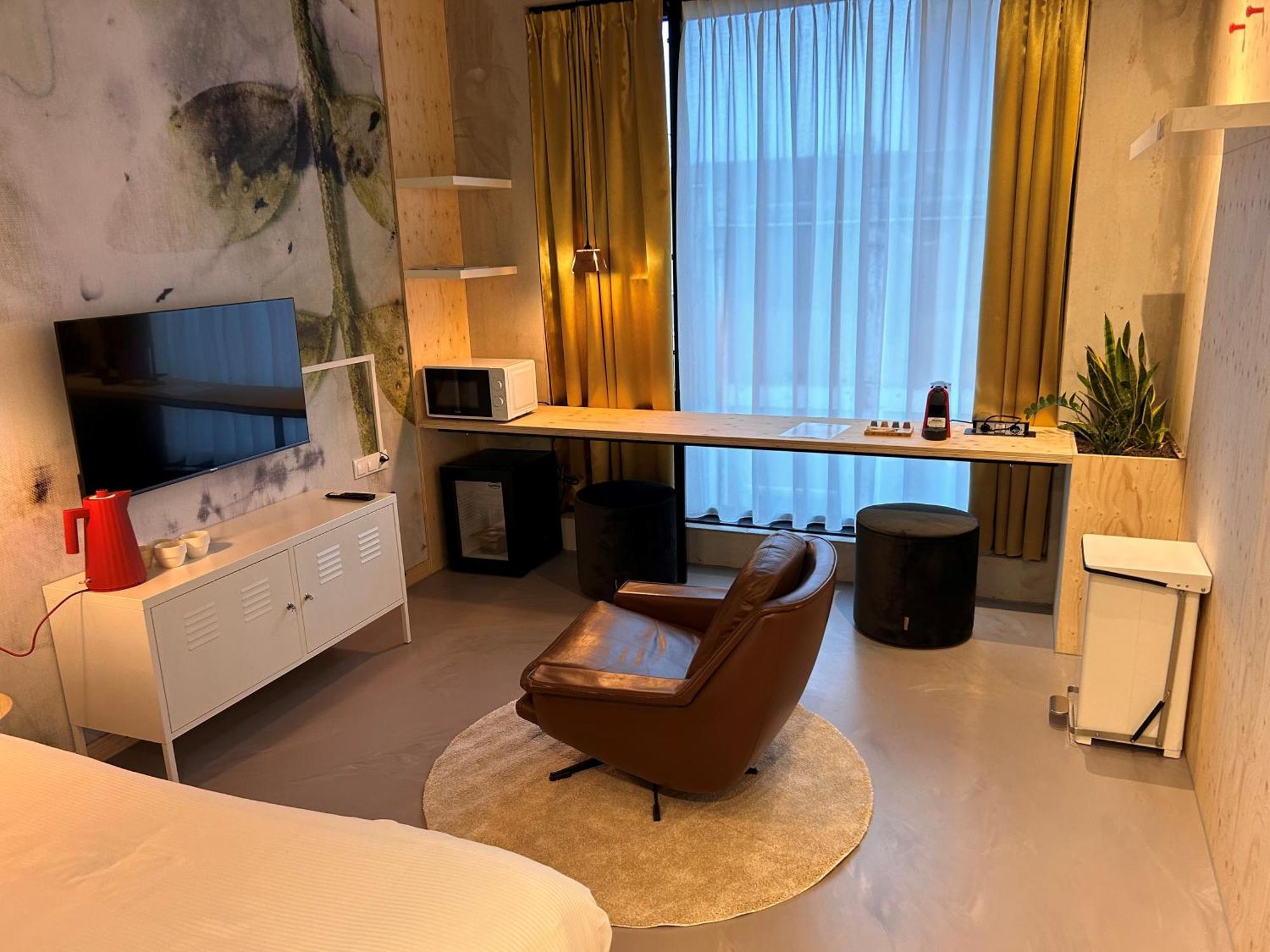 Hotel Moloko -Just A Room- Sleep&Shower-Digital Key By Sms Enschede Buitenkant foto